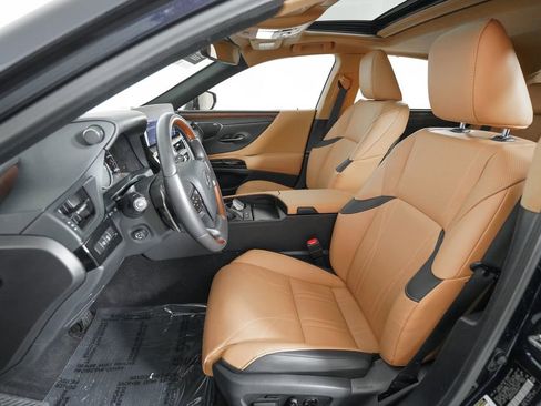 Certified 2025 Lexus ES 300h Ultra Luxury image 8