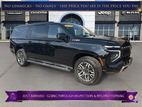 Used 2025 Chevrolet Suburban Z71 AWD/4WD image 1