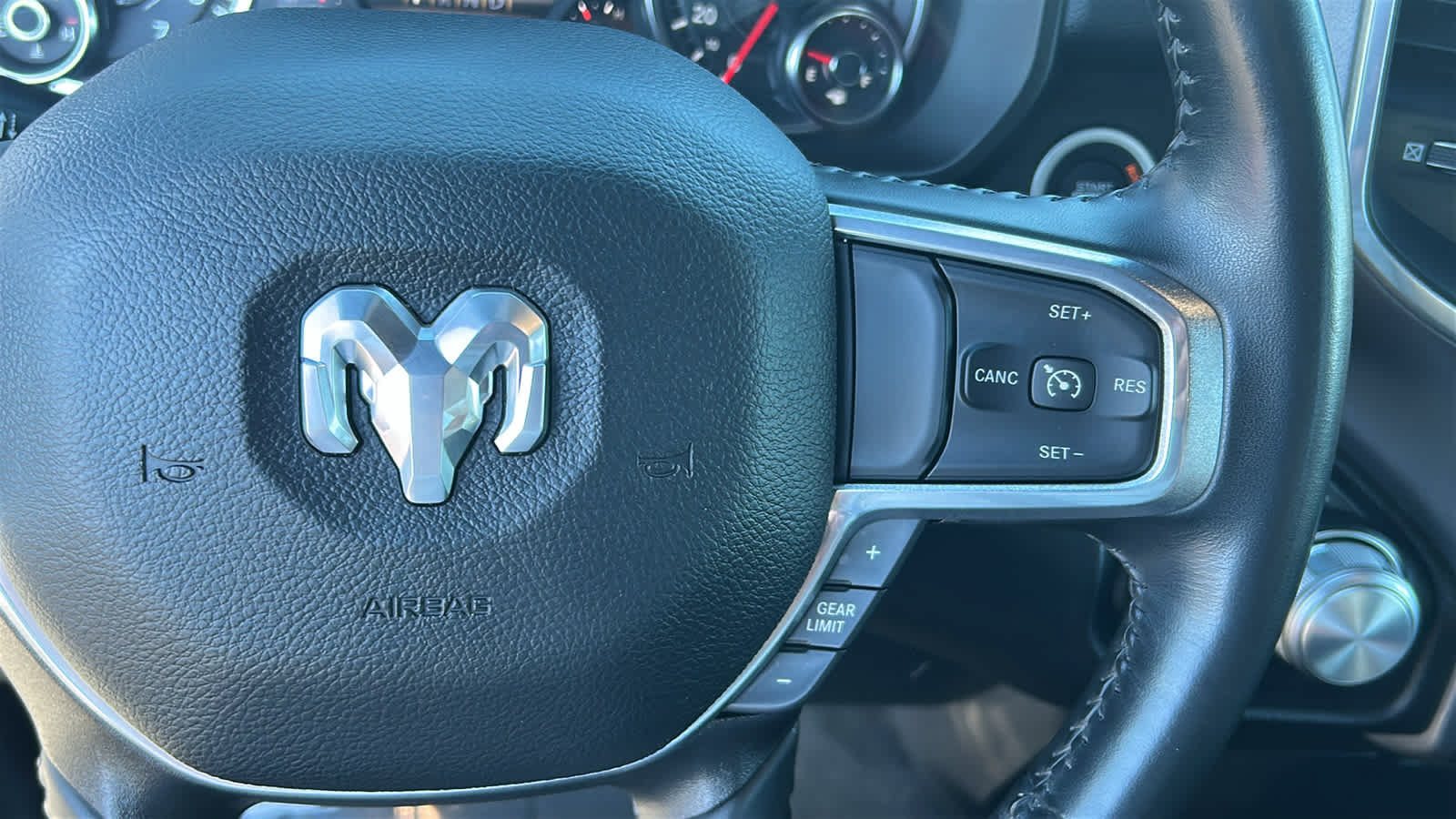 Used 2023 RAM 1500 Laramie AWD/4WD image 20