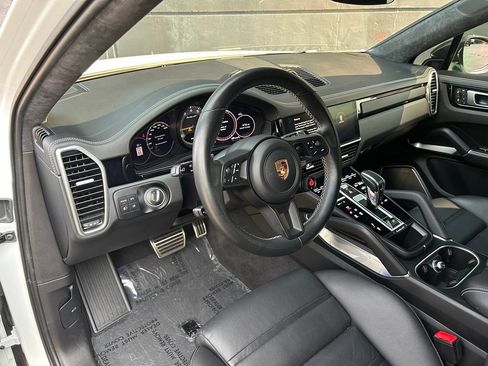Certified 2023 Porsche Cayenne Turbo GT AWD/4WD image 4