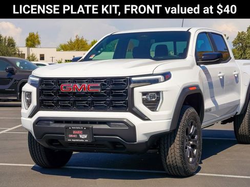 Used 2025 GMC Canyon Elevation image 2