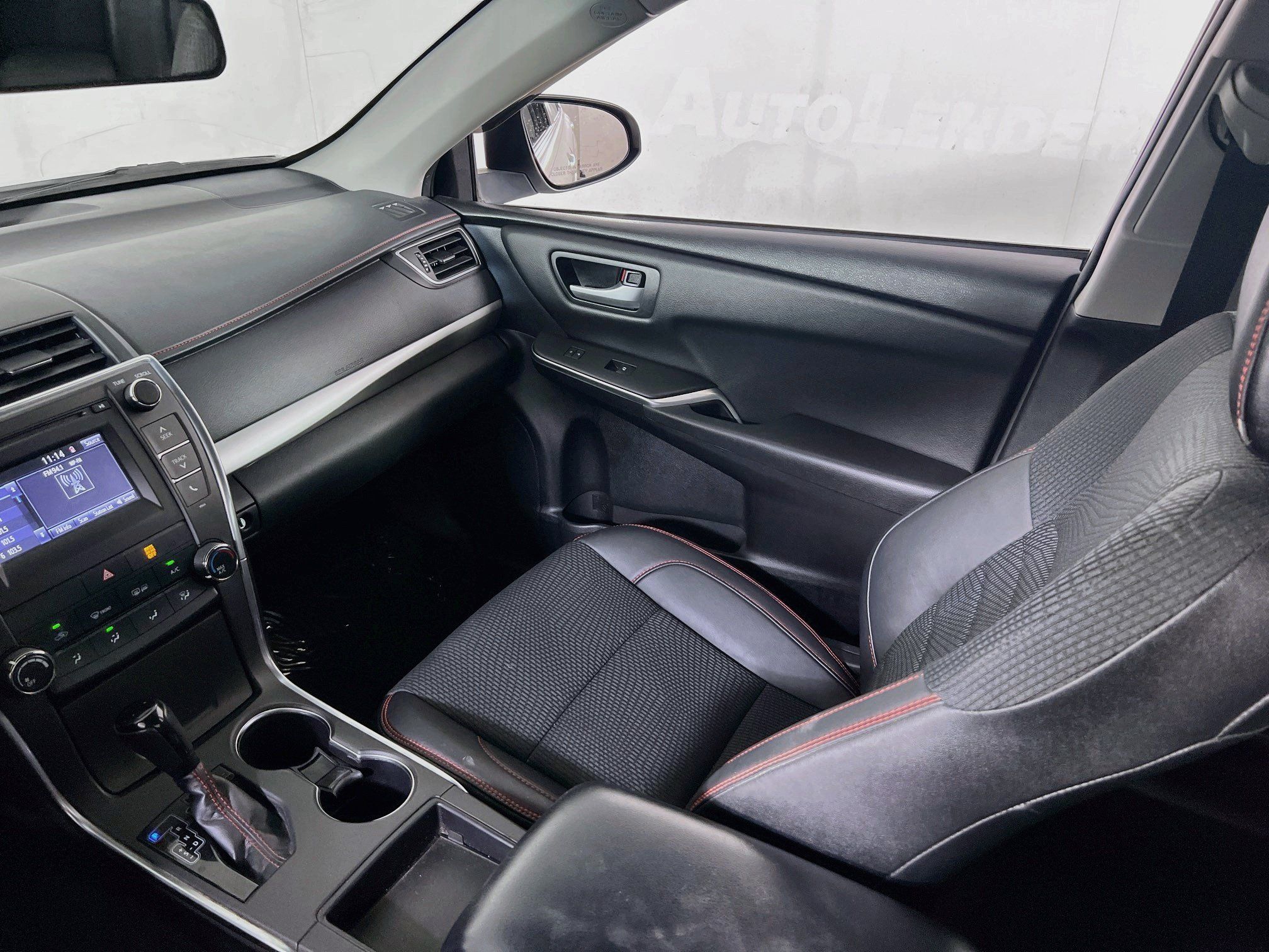 Used 2016 Toyota Camry SE w/ Protection Package (Q2) FWD image 21