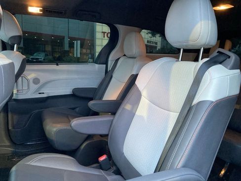 Certified 2022 Toyota Sienna XSE image 11
