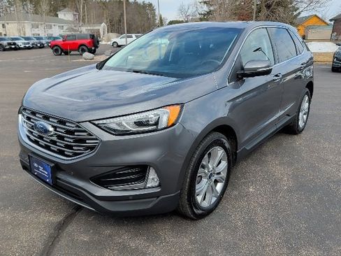 Certified 2022 Ford Edge Titanium image 3