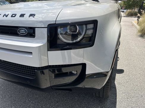 New 2026 Land Rover Defender 110 X-Dynamic SE AWD/4WD image 9