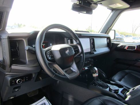 Used 2025 Ford Bronco Badlands AWD/4WD image 12