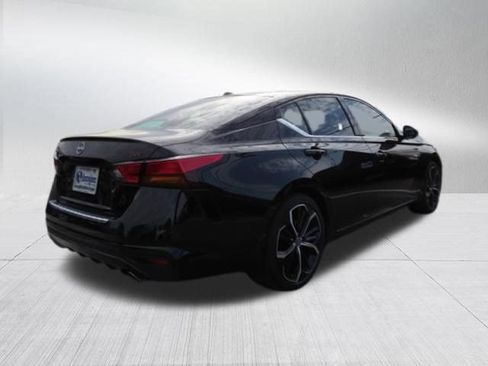 Used 2023 Nissan Altima 2.5 SR w/ SR Premium Package FWD image 8