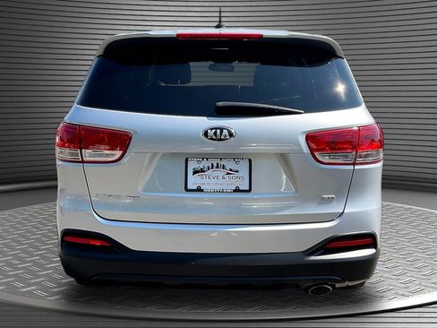 Used 2016 Kia Sorento L FWD image 5