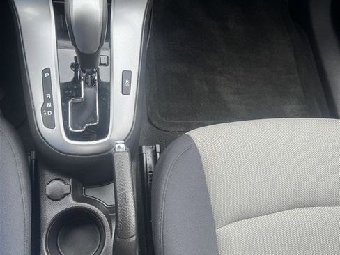 Used 2015 Chevrolet Cruze LS image 20