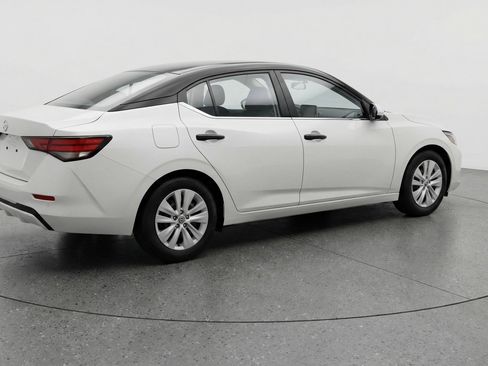 Used 2025 Nissan Sentra S image 9