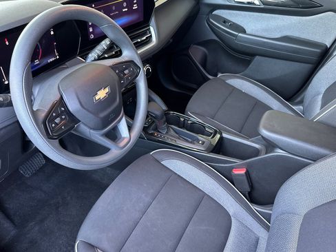 Used 2025 Chevrolet TrailBlazer LT image 4