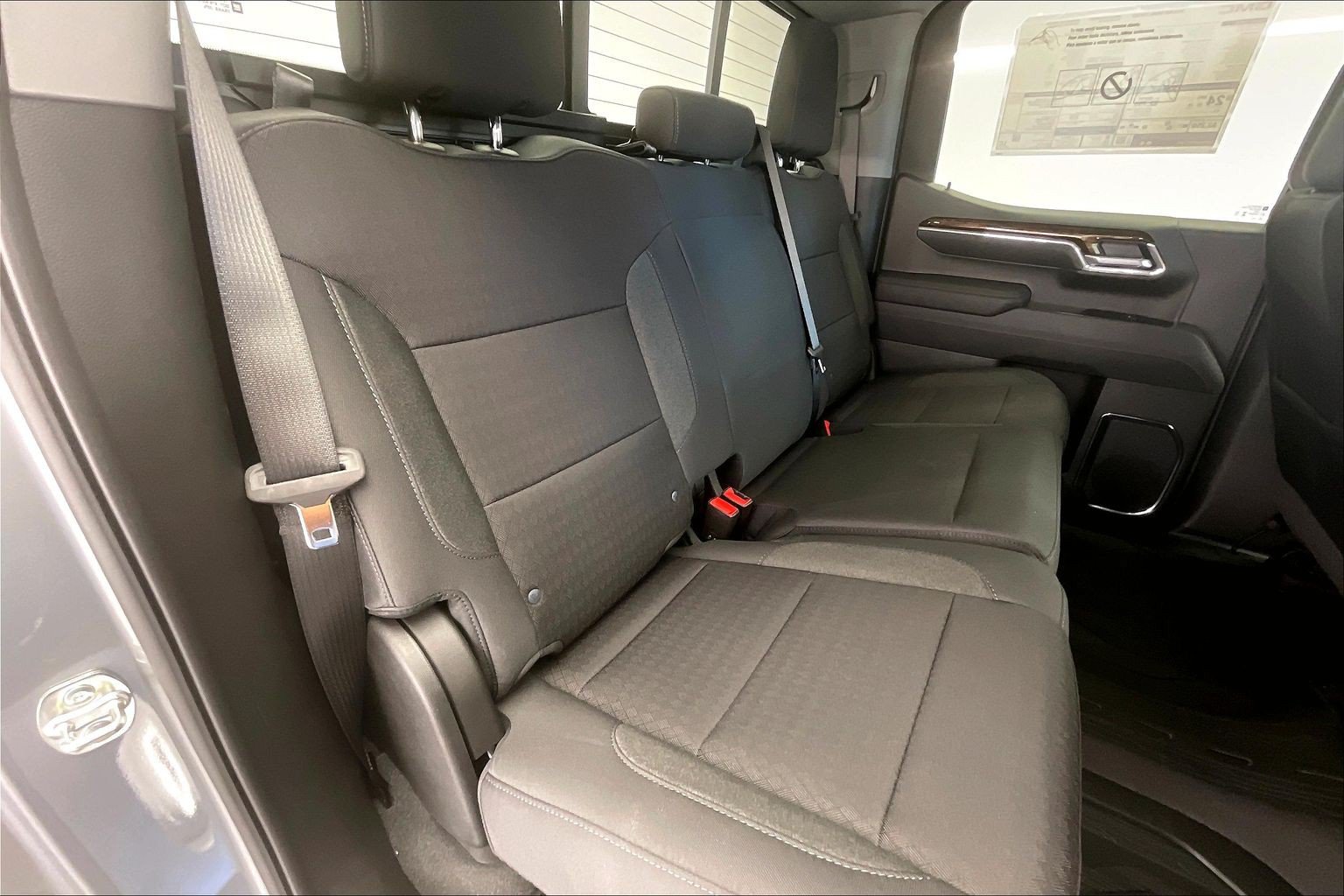 New 2026 GMC Sierra 1500 SLE w/ Preferred Package AWD/4WD image 10