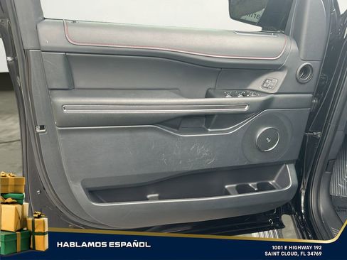 Used 2022 Ford Expedition Limited image 12