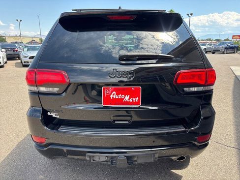 Used 2017 Jeep Grand Cherokee Altitude image 4
