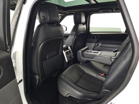 Used 2018 Land Rover Range Rover Sport HSE image 38
