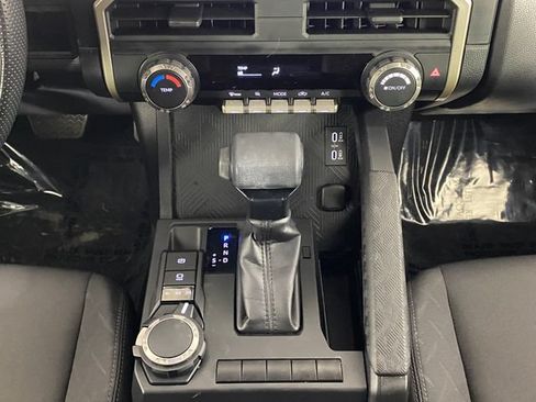Certified 2024 Toyota Tacoma SR AWD/4WD image 16