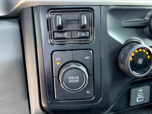 New 2025 Ford F450 XLT image 17