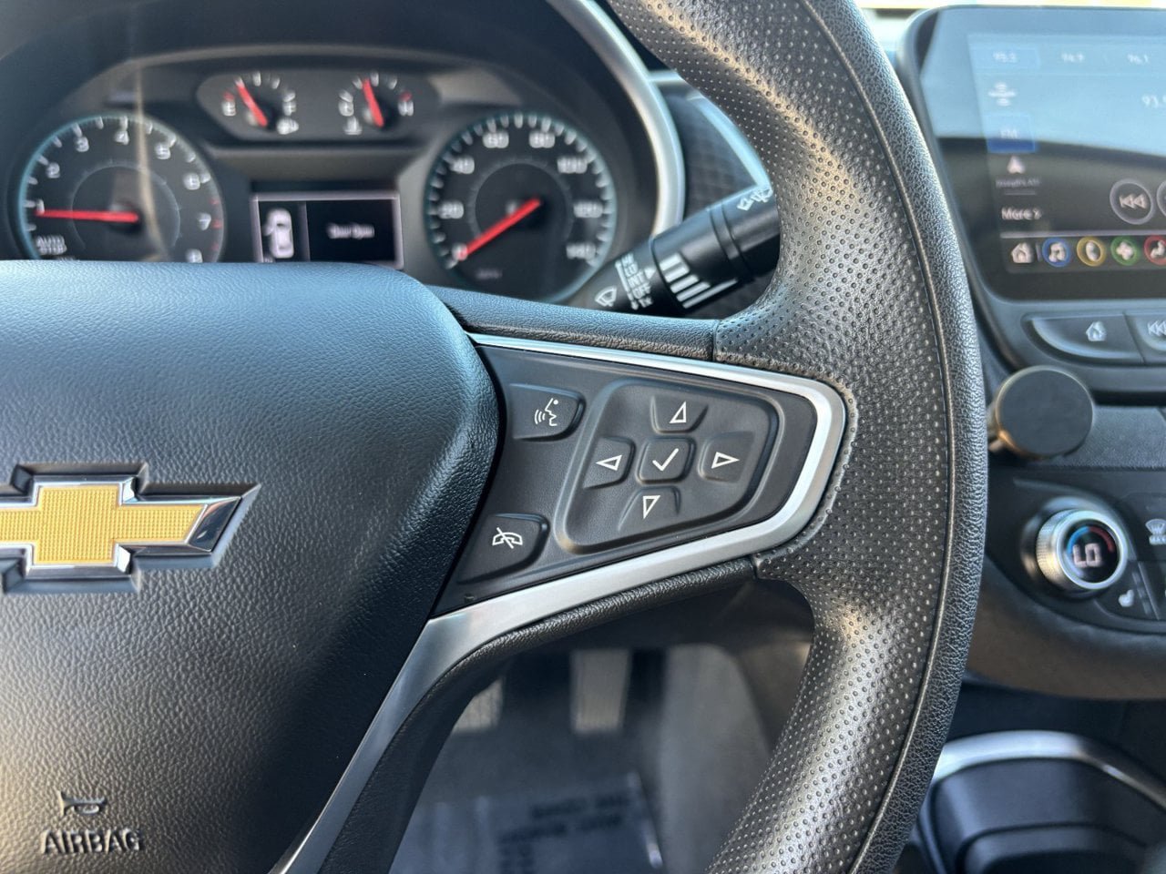 Used 2022 Chevrolet Malibu LT FWD image 26
