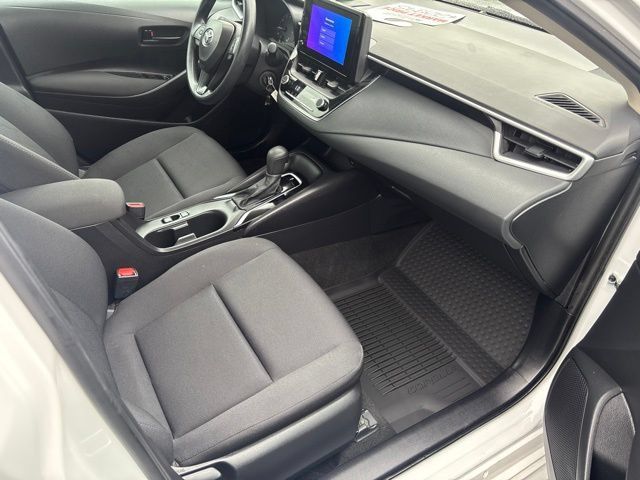 Used 2025 Toyota Corolla LE FWD image 17