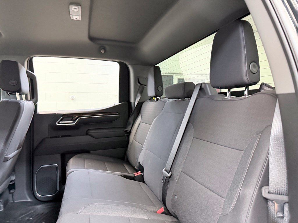Used 2025 GMC Sierra 1500 SLE AWD/4WD image 23