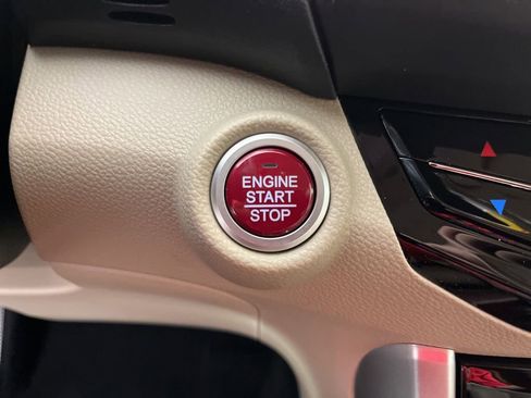 Certified 2017 Honda Accord EX-L image 33