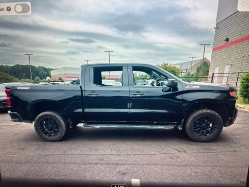 Used 2021 Chevrolet Silverado 1500 Custom Trail Boss w/ Midnight Edition AWD/4WD image 3