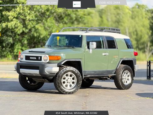 Used 2011 Toyota FJ Cruiser 4WD w/ Convenience Pkg image 1