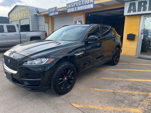 Used 2017 Jaguar F-PACE Premium AWD/4WD image 2