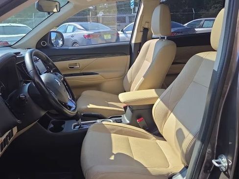 Used 2016 Mitsubishi Outlander SEL FWD image 10