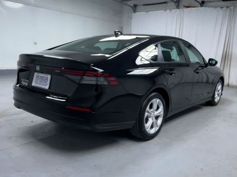 Used 2025 Honda Accord LX image 8