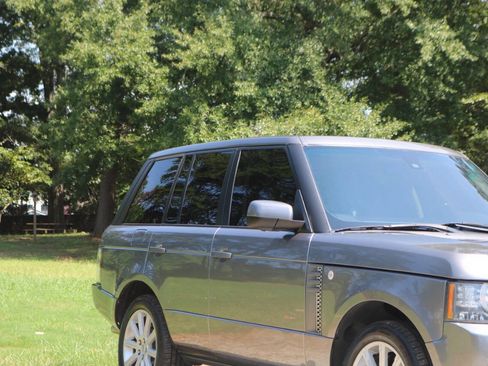 Used 2011 Land Rover Range Rover Supercharged AWD/4WD image 23