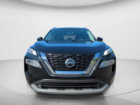 Used 2021 Nissan Rogue SV w/ Premium Package FWD image 2