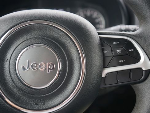 Used 2023 Jeep Renegade Latitude image 14