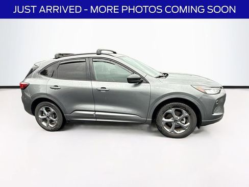 Certified 2023 Ford Escape ST-Line w/ Tech Pack #1 AWD/4WD image 9