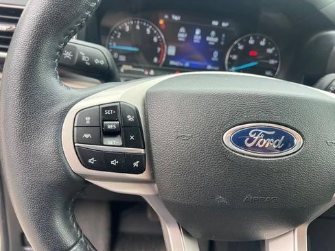 Used 2023 Ford Explorer Limited w/ Equipment Group 301A AWD/4WD image 26