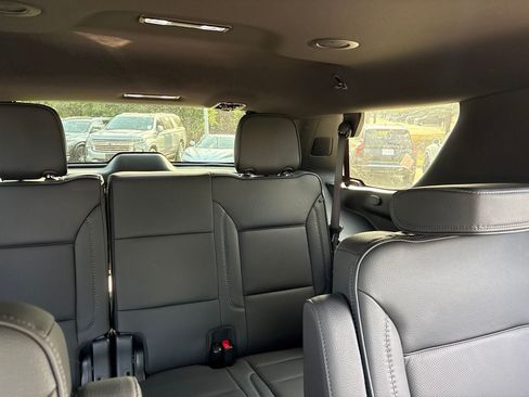 Used 2025 GMC Yukon Denali AWD/4WD image 10
