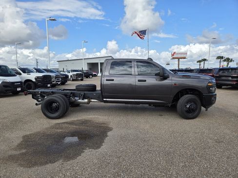 New 2026 RAM 3500 Tradesman AWD/4WD image 8
