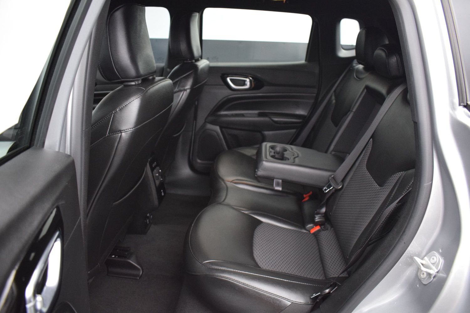 Used 2022 Jeep Compass Latitude w/ Convenience Group FWD image 14