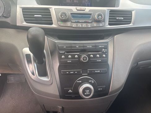 Used 2013 Honda Odyssey LX image 16