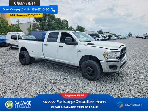 Used 2023 RAM 2500 Tradesman w/ Chrome Appearance Group AWD/4WD image 5