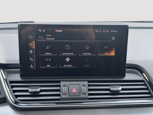 Used 2024 Audi Q5 e Prestige w/ Prestige Package image 15