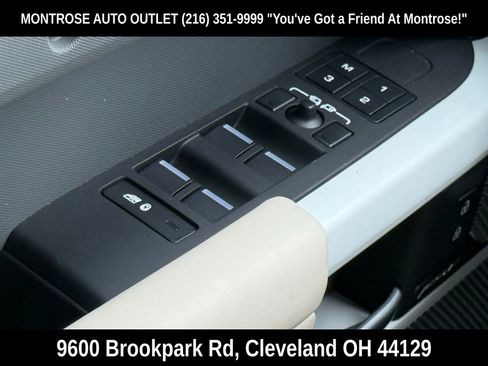 Used 2024 Land Rover Defender 130 S image 37