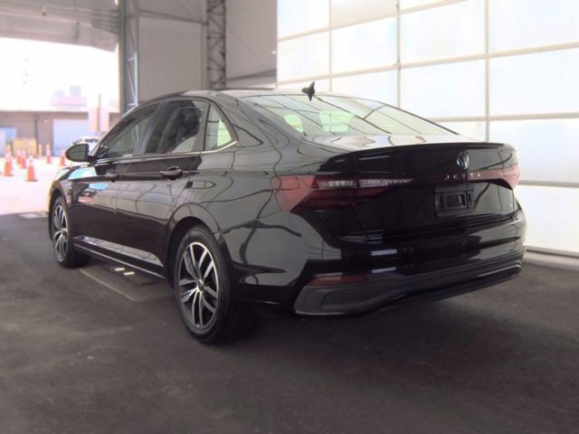 Used 2025 Volkswagen Jetta SE FWD image 7