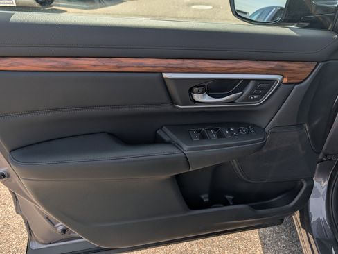 Used 2022 Honda CR-V Touring image 23