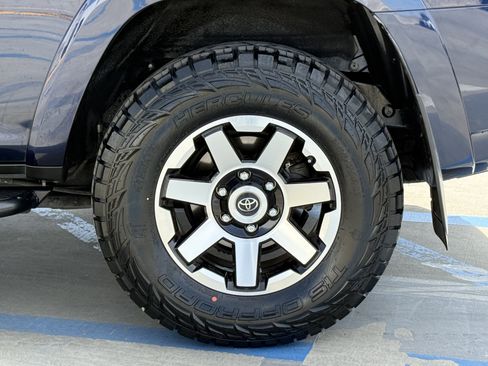 Used 2017 Toyota 4Runner TRD Off-Road Premium image 14