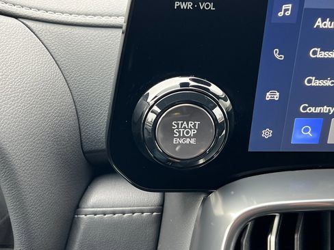 Used 2024 Lexus LX 600 4WD w/ Luxury Package image 22