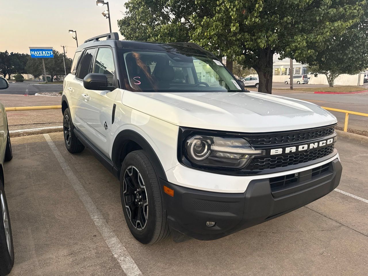 Used 2025 Ford Bronco Sport Outer Banks AWD/4WD image 3