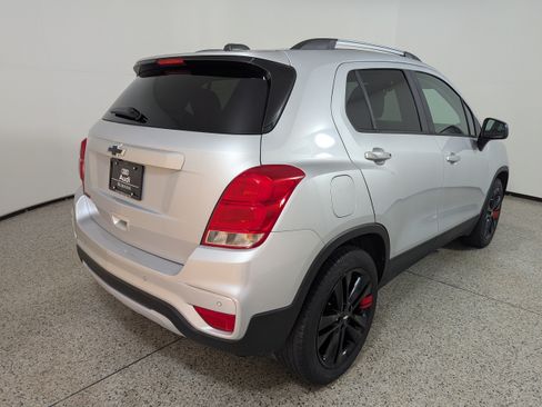 Used 2018 Chevrolet Trax LT w/ Redline Edition FWD image 7
