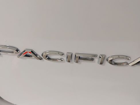 New 2026 Chrysler Pacifica Select image 32