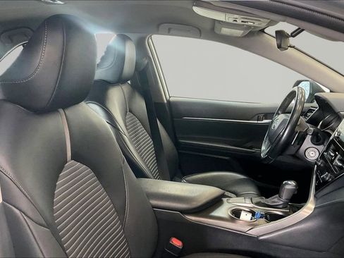 Used 2022 Toyota Camry SE FWD image 30
